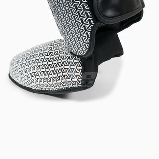 Protège-tibias avec semelle Adidas Pro Kickboxing WAKO Noir-blanc 