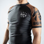 Rashguard Half Sumo Sugoi Ranked Marron-Combat Arena
