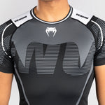 Rashguard Venum Adrenaline manches courtes Noir-gris 