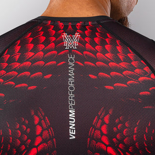 Rashguard Venum Matupa manches courtes Noir-rouge-Combat Arena