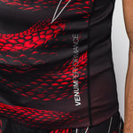 Rashguard Venum Matupa manches courtes Noir-rouge 