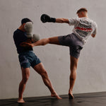 T-shirt Manto Nothing Personal Blanc-Combat Arena